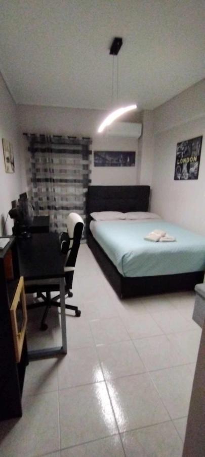 Modern 2Br City Flat 10Min From The Beach アテネ エクステリア 写真